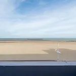 Malo-les-bains Lumineux Et Traversants Face A La *